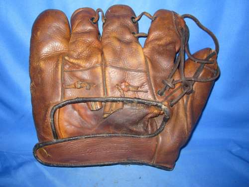 Leo Durocher Wilson 621 Back